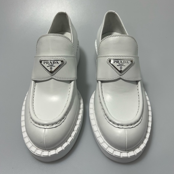 Prada Triangle Logo Patent Loafers White Women’s EU 38.5/US 8.5 - Picture 1 of 8